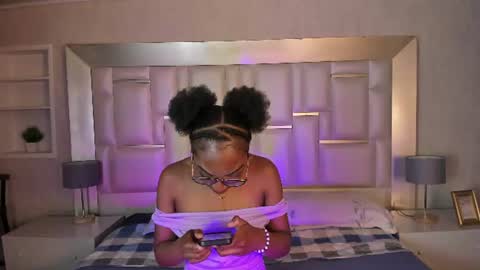 ally_jackson online show from June 19, 12:08 pm