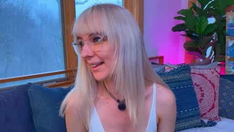 Ally Elliot online show from December 5, 1:56 pm