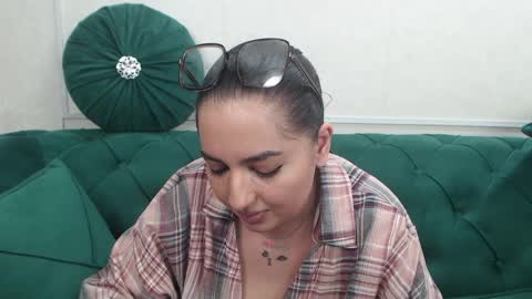         online show from April 5, 7:02 pm