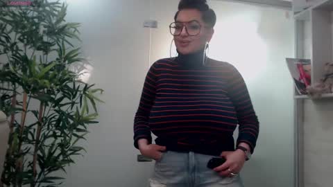         online show from February 21, 8:16 pm