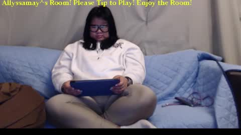 Allyssamay online show from March 2, 4:45 am