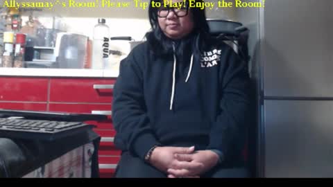 Allyssamay online show from December 3, 4:04 am