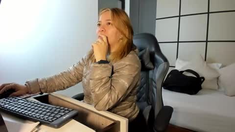 ALMA FENIX  online show from February 3, 12:21 pm