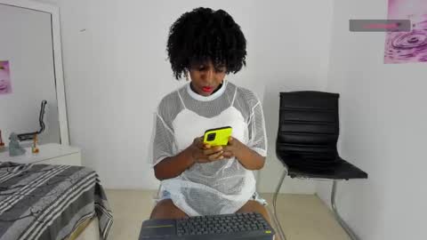 Snapshot of almasaennz chatting on January 23, 8:45 pm online show from January 23, 8:45 pm