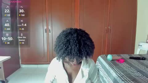 Snapshot of almasaennz chatting on March 8, 8:24 pm online show from March 8, 8:24 pm