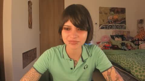 Snapshot of alone_together_ chatting on October 20, 10:46 pm luca or garu D online show from October 20, 10:46 pm