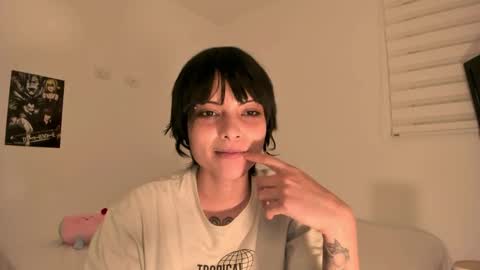 Snapshot of alone_together_ chatting on January 5, 2:38 am luca or garu D online show from January 5, 2:38 am