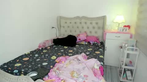 alovelydollnica online show from December 23, 4:16 am