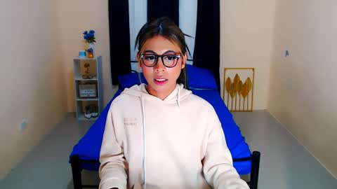 alyannarose online show from October 9, 7:51 pm