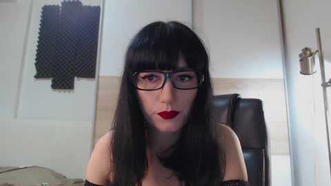 Alice online show from November 18, 12:28 pm