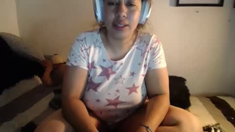 Snapshot of alynfoxx chatting on February 15, 3:42 am Alyn Maria online show from February 15, 3:42 am