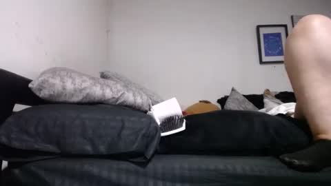 Snapshot of alynfoxx chatting on December 6, 2:57 am Alyn Maria online show from December 6, 2:57 am