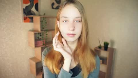 Snapshot of alyshaanzaldua chatting on October 23, 9:04 am Harper online show from October 23, 9:04 am