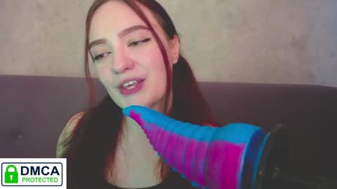 Alyssa online show from December 26, 9:44 am