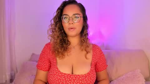 Snapshot of amalia_bennet chatting on October 19, 4:58 am amalia bennet online show from October 19, 4:58 am