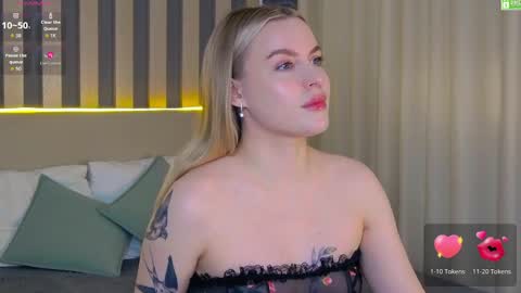 Amalia online show from April 4, 1:10 pm