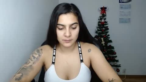 The queen of the biceps  online show from December 3, 11:40 pm