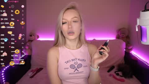 Snapshot of amandaafire chatting on January 12, 9:08 am Amanda online show from January 12, 9:08 am