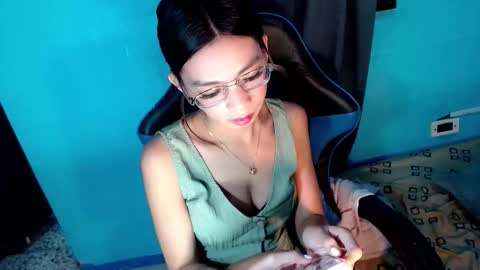 BELLA online show from November 5, 1:11 am