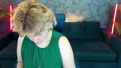 Sofia online show from November 4, 2:44 pm