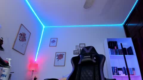 Susan online show from December 13, 7:10 pm