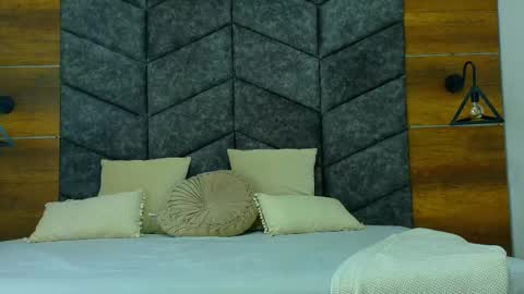 Amaris online show from December 15, 2:06 am