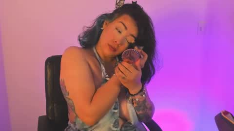 Snapshot of amaryllis_vizcaya chatting on March 10, 8:45 pm  Katt   online show from March 10, 8:45 pm