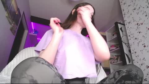 Snapshot of amazing_agness chatting on December 4, 7:28 am amazing_agness online show from December 4, 7:28 am