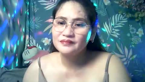 amazing angel online show from April 28, 9:46 am