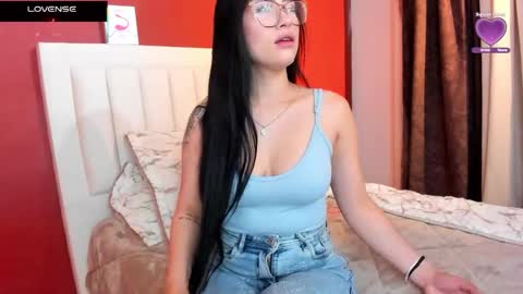 Sara  online show from November 14, 12:05 pm