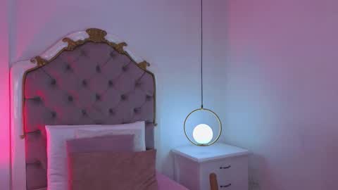 Sara online show from November 5, 11:37 am