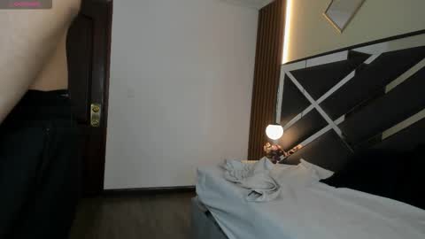 Ambar Ross online show from February 11, 1:56 pm