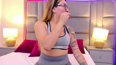 AmbarSantany  online show from March 23, 11:00 pm