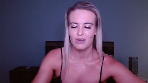 Amber online show from April 20, 2:31 pm