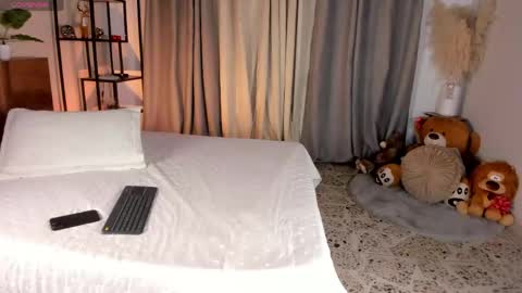 Amber online show from April 19, 8:55 pm