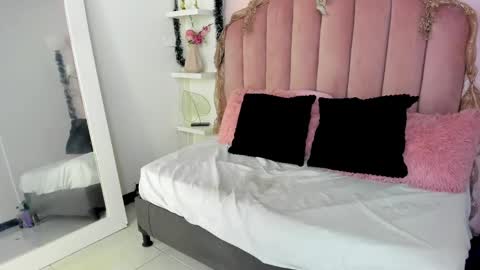 hi im amber  online show from January 18, 9:34 am