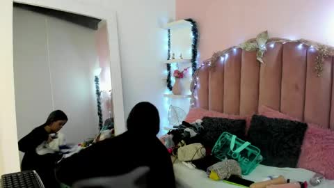 hi im amber  online show from December 24, 11:49 am