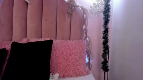 hi im amber  online show from January 6, 10:37 pm