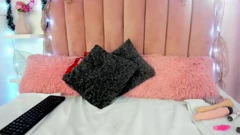 hi im amber  online show from December 28, 8:37 am