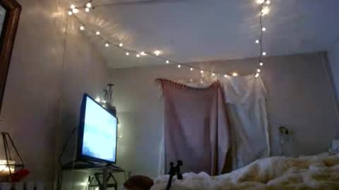 Kaligirll online show from March 5, 10:55 am