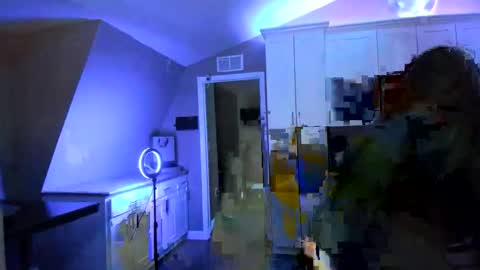 amberkinsley online show from April 4, 6:45 am