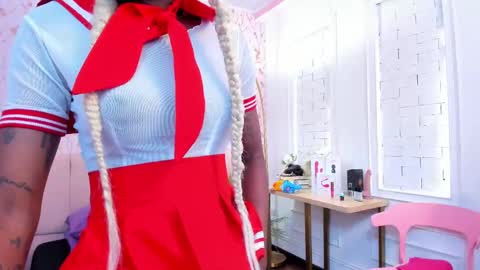 Amelia Adams online show from November 5, 7:30 pm