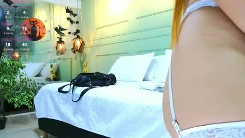 AMELIA online show from October 17, 8:23 pm