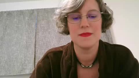 Ameliaishka online show from January 18, 12:40 am