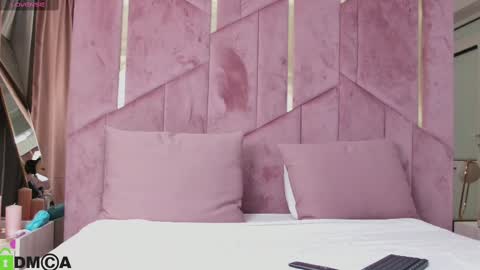 Amelia online show from March 9, 7:15 pm