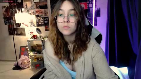 Snapshot of ameliameadd chatting on September 18, 7:29 am Amelia online show from September 18, 7:29 am