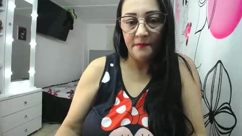 Snapshot of ameliarizo chatting on October 23, 1:22 am Amelia online show from October 23, 1:22 am