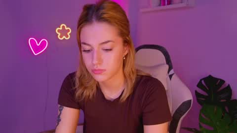 ameliarosaline online show from June 21, 3:54 am