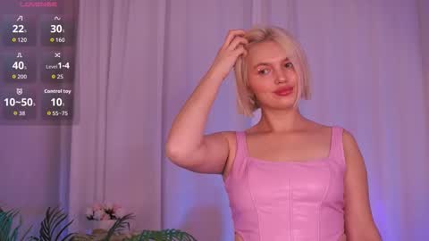 Snapshot of ameliawells chatting on October 20, 5:21 am  Amelia  online show from October 20, 5:21 am