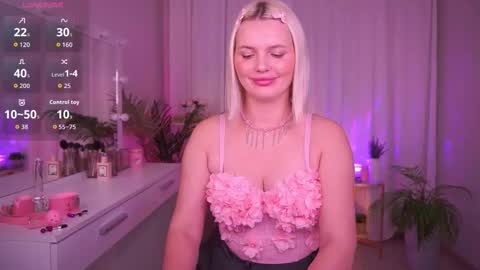 Snapshot of ameliawells chatting on October 9, 6:39 am  Amelia  online show from October 9, 6:39 am